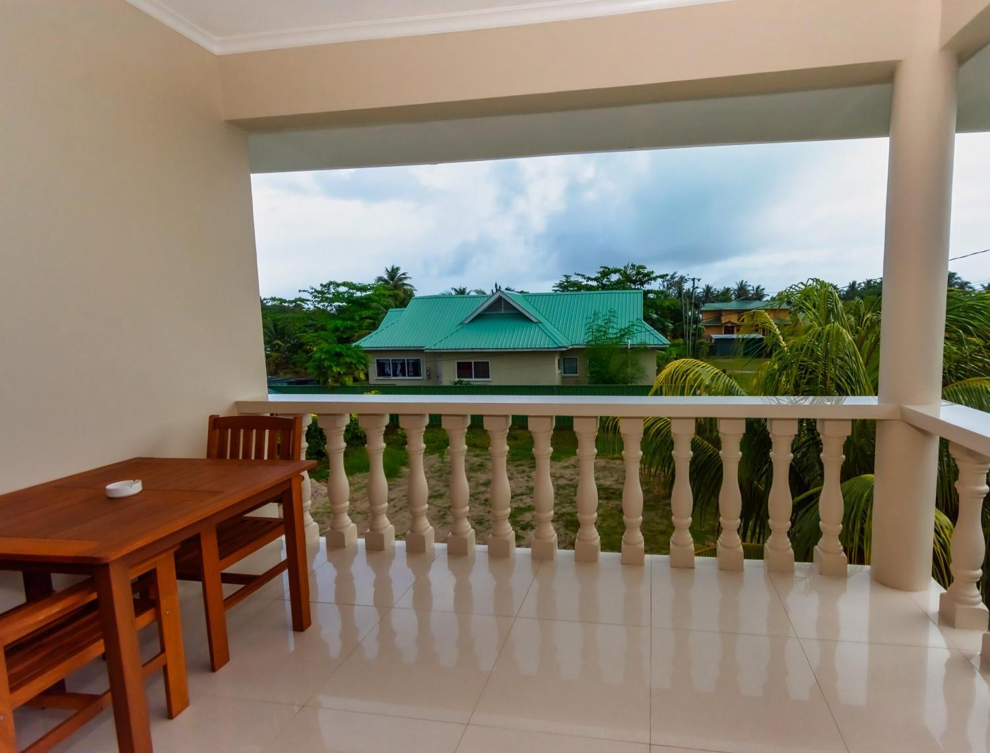 Blue Sky Self Catering Apartament Grand Anse (Praslin)